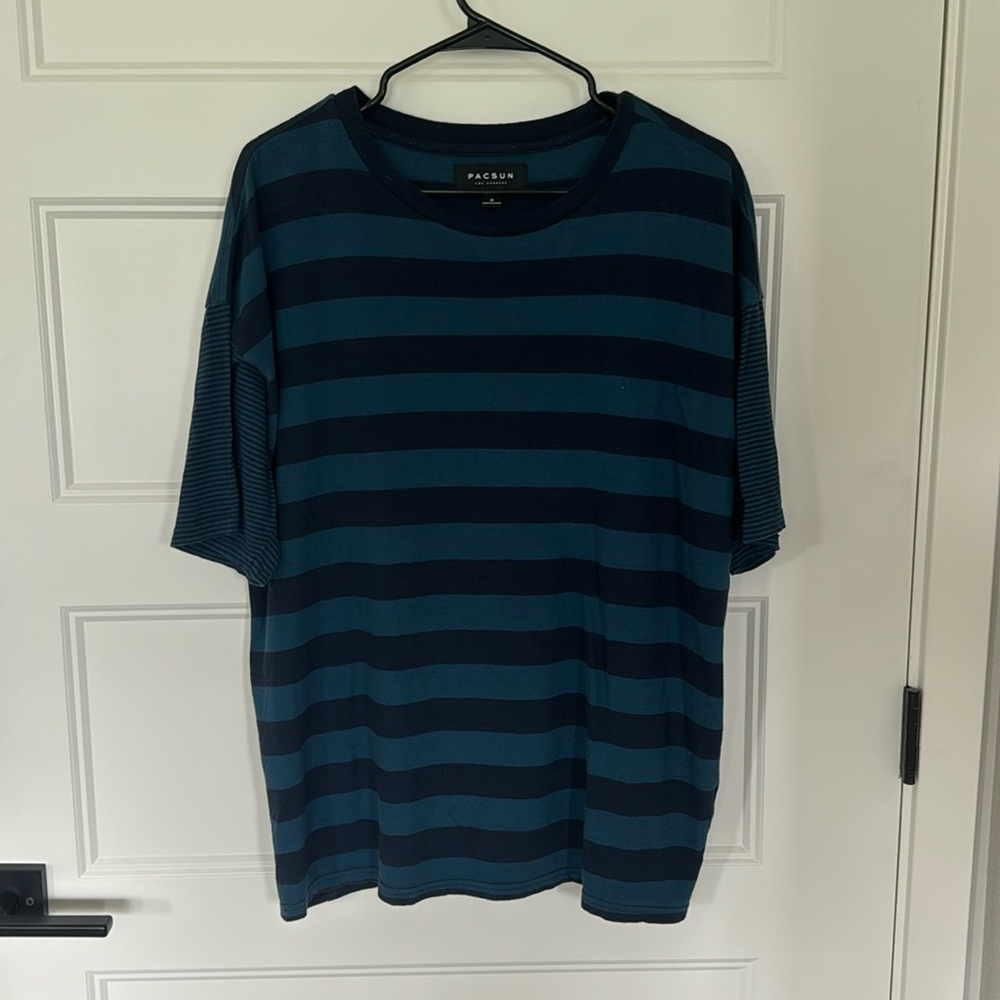 Mens Pacsun T-Shirt, Size Medium, Blue Stripes